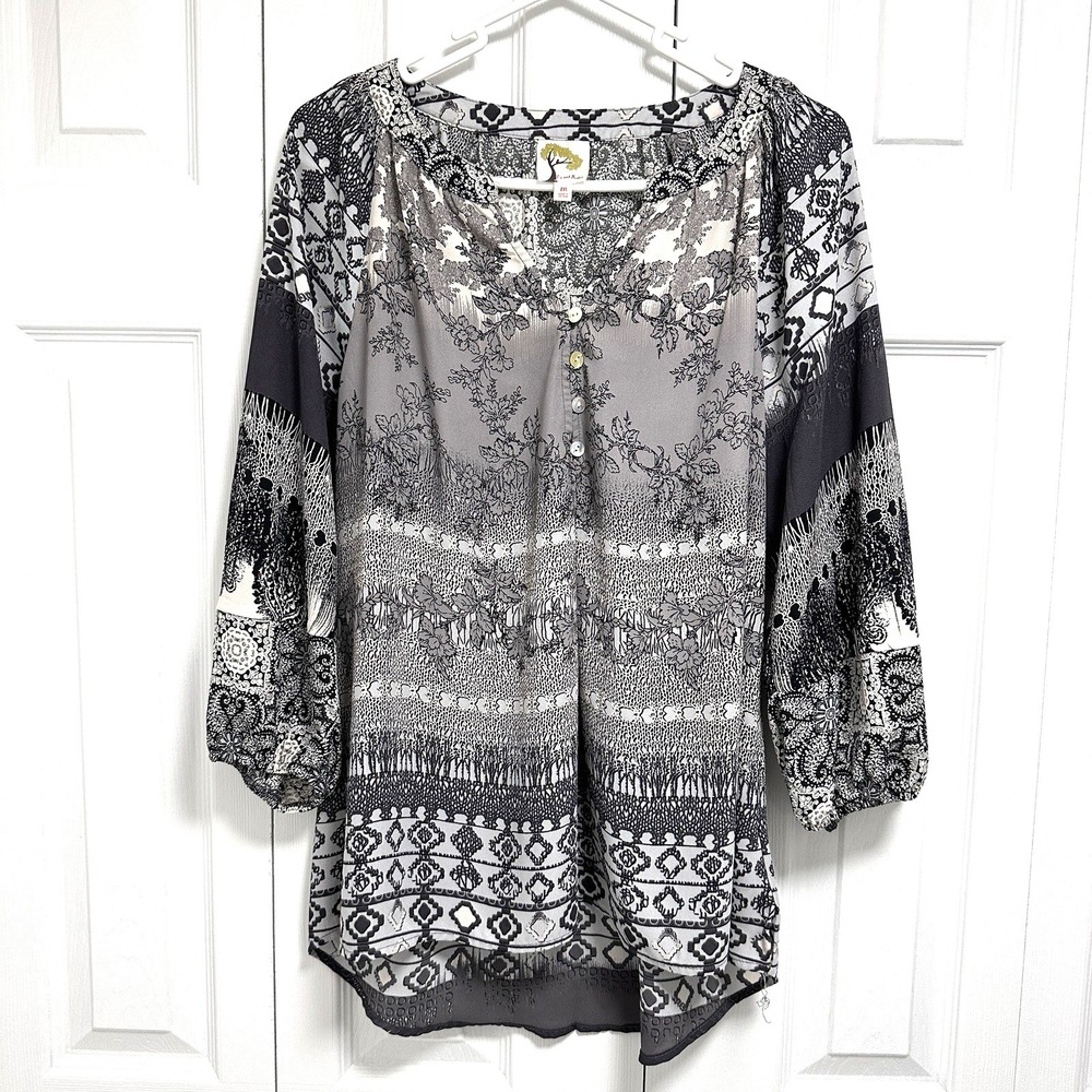 Fig and Flower Long Sleeve bohemian Gray White Black women shirt blouse M